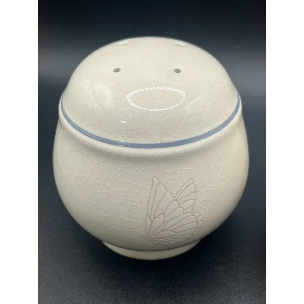 Keltcraft Ireland Butterfly Cream & Blue‎ Salt & Pepper Shakers